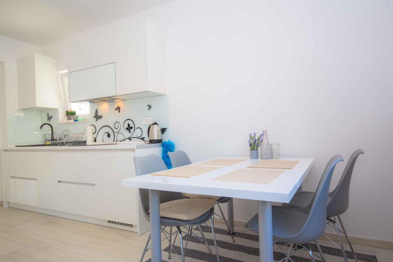 Apartments In Rogoznica 40364 Eksteriør bilde